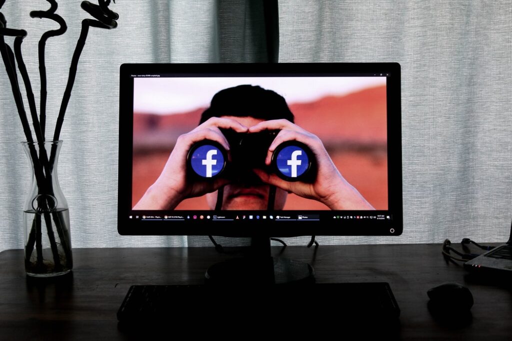 [STUDY] Facebook Photo Browsing Can Improve Your Mood