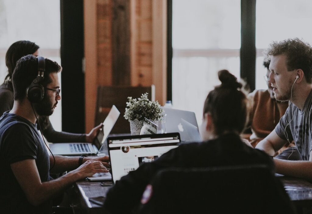 3 Ways Teambuilding Helps Spark Creativity