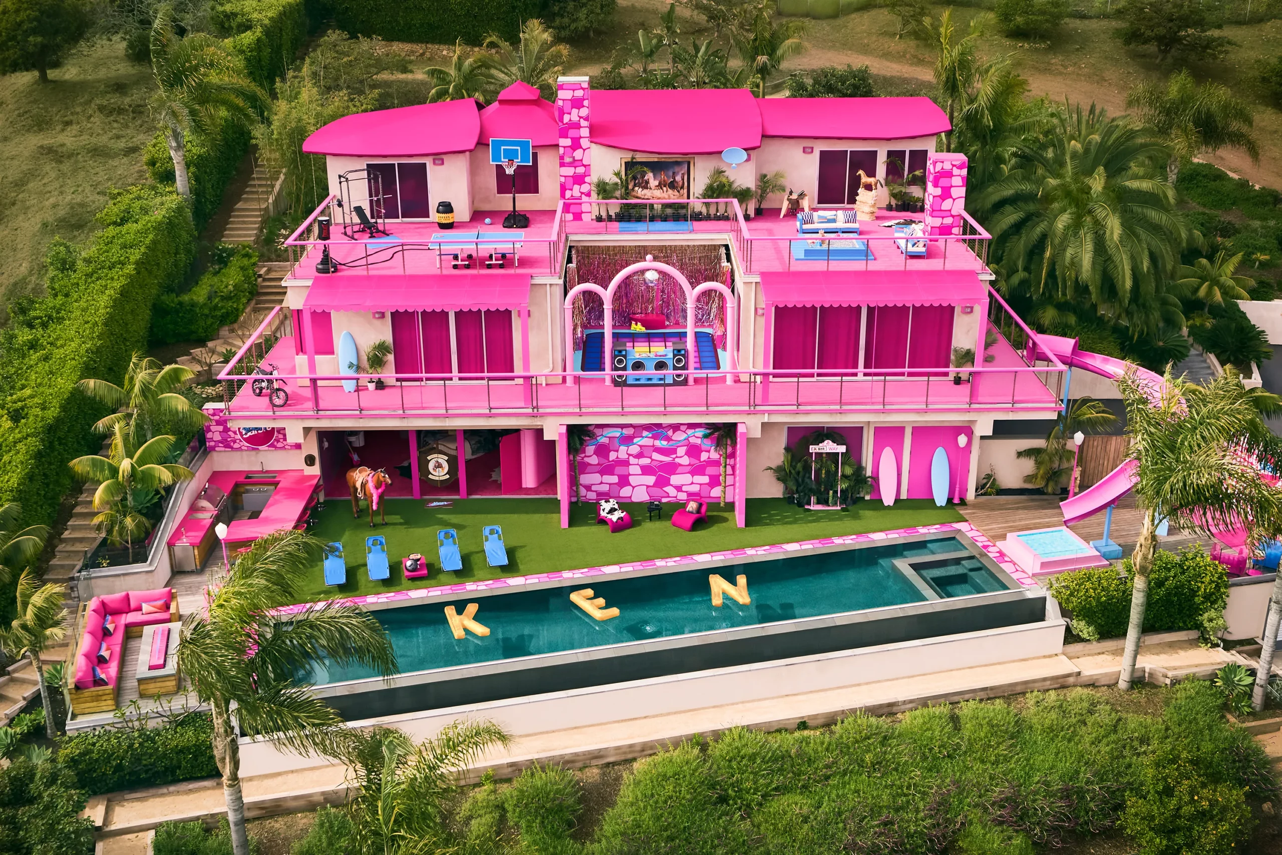 01-Kens-DreamHouse-Airbnb-Exterior-Credit-Hogwash-Studios-2
